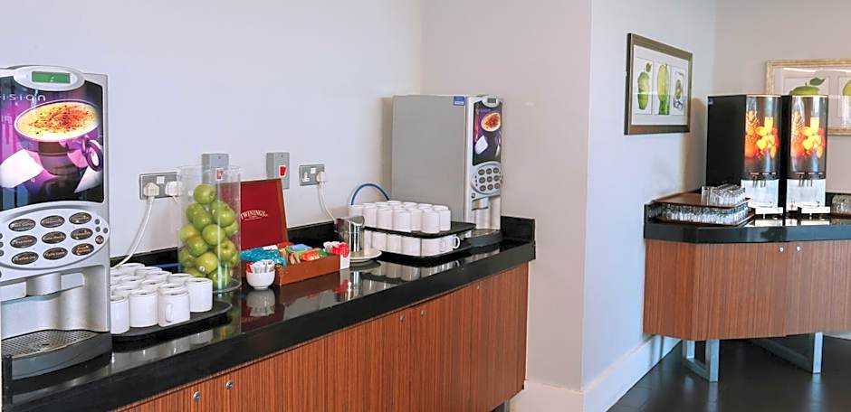 Holiday Inn Express London Heathrow T5 By IHG