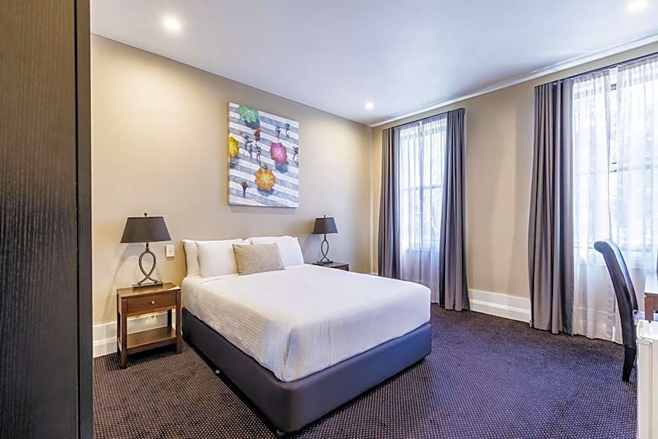 Royal Exhibition Hotel