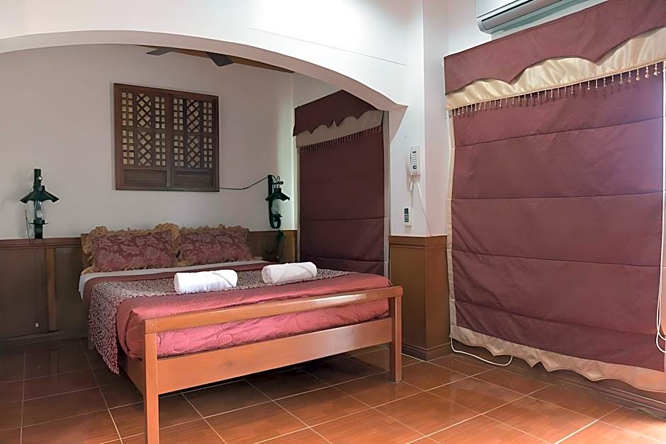 Tahanan Lakeview Hotel