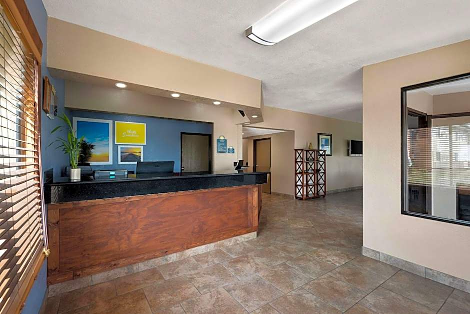 Days Inn by Wyndham Newton