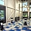 Delta Hotels by Marriott Milwaukee Northwest