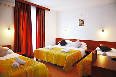 Economy Quadruple Room