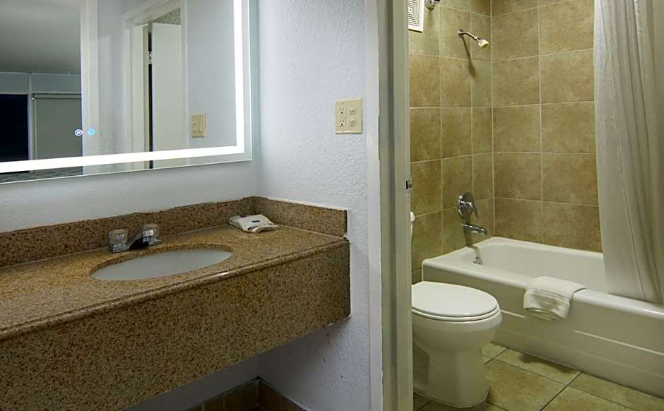 Motel 6 Mesquite, TX Town East
