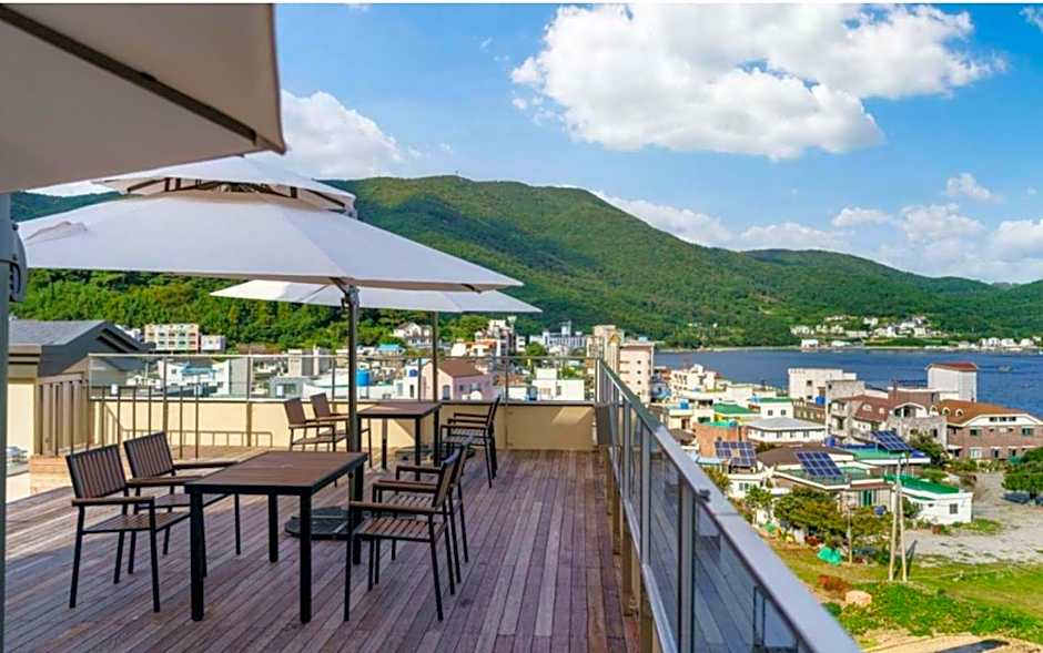 Geoje Mongdol Beach H Avenue Hotel