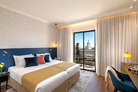 Deluxe Twin Room with Balcony