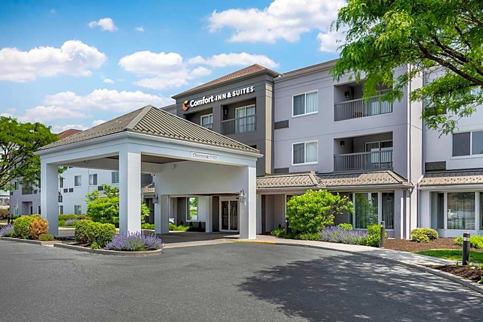 Comfort Inn & Suites Bethlehem Lehigh Valley Airport