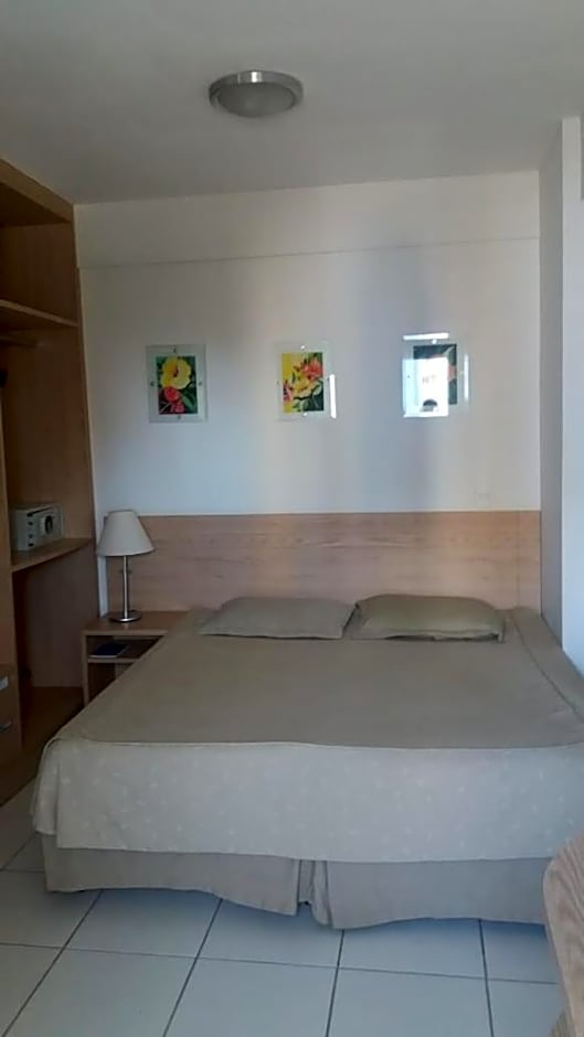 Golden dolphin Express 5pessoas mais 1 criança até 5 anos com toalhas e roupas de cama,lençóis, travesseiros e fronhas e 3 parques aquáticos termais limpeza impostos e taxas já incluso