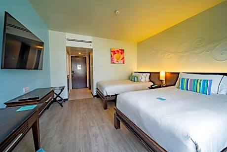 Deluxe Pool View Twin Bed