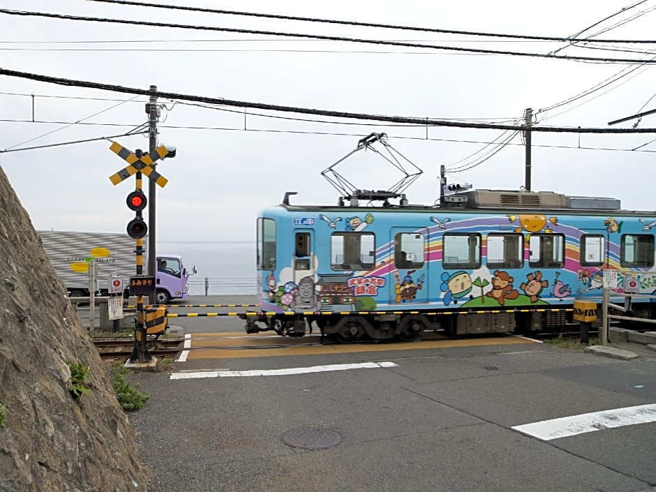 Iza Kamakura Guest House And Bar