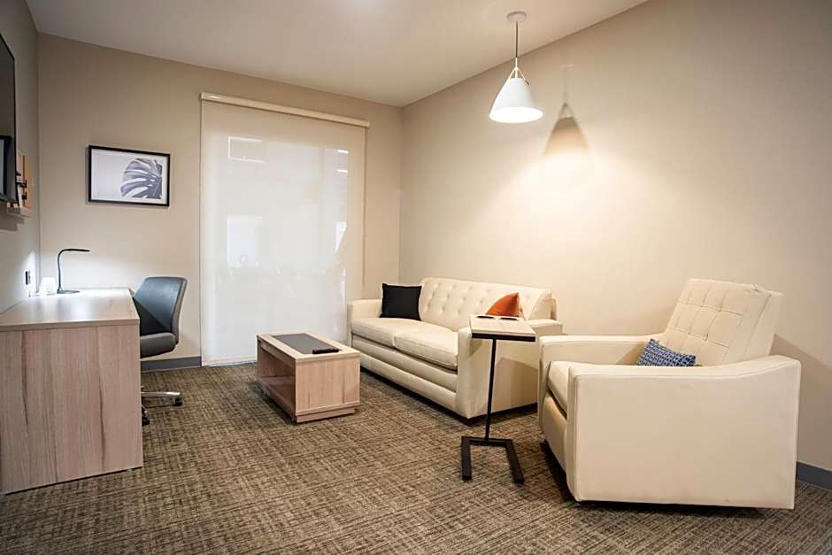 Candlewood Suites Guadalajara Galerias By IHG