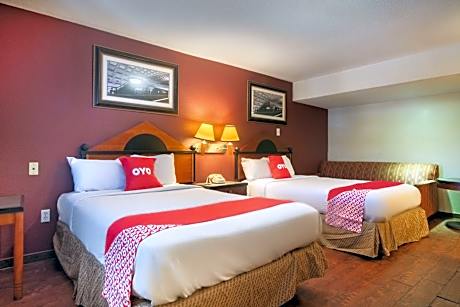 Premium two Full Bed with Kitchenette