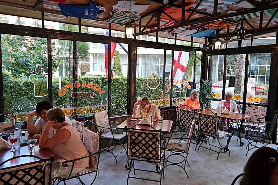 Friends Family Hotel