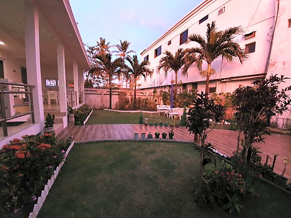 Clubboracay Apartelle