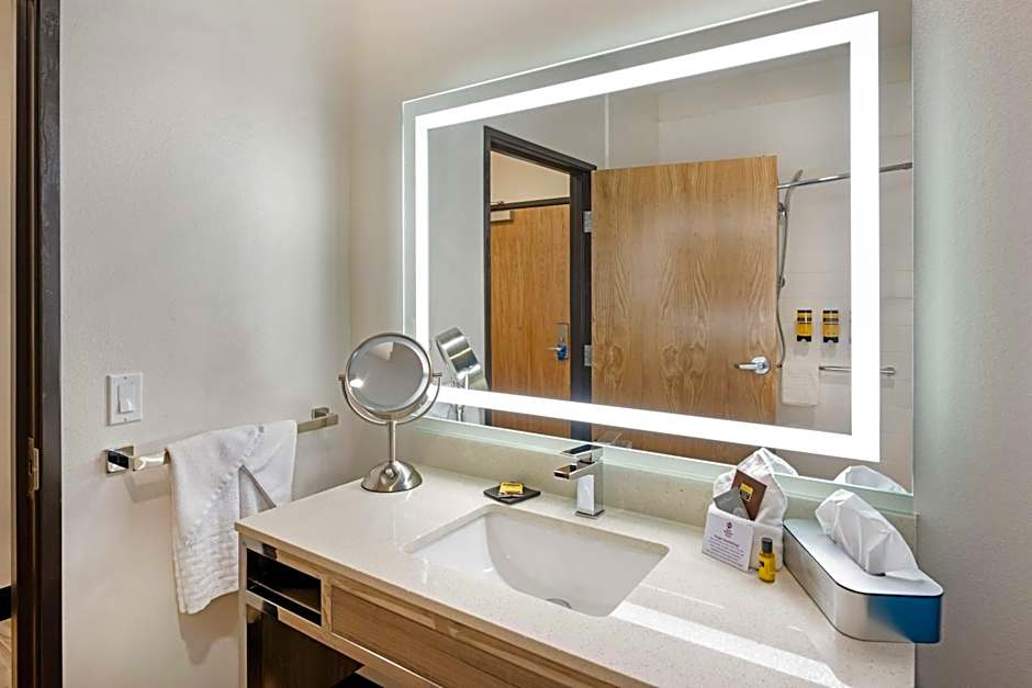 Best Western Plus Executive Residency Carlsbad Hotel