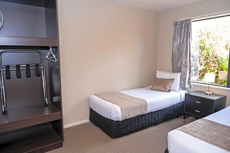 2 Bedroom