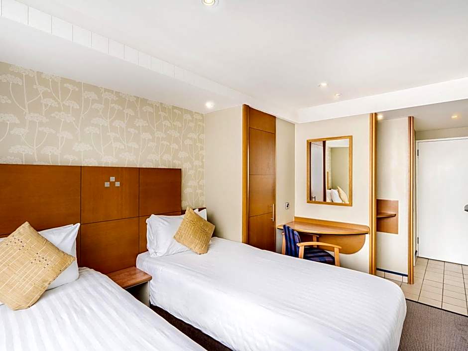 Mercure Maidstone Great Danes Hotel