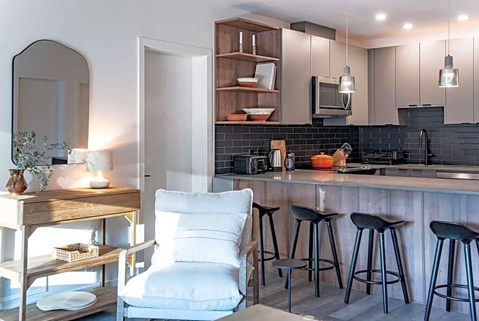 Snowed Inn - Stunning 3 Bedroom Condo