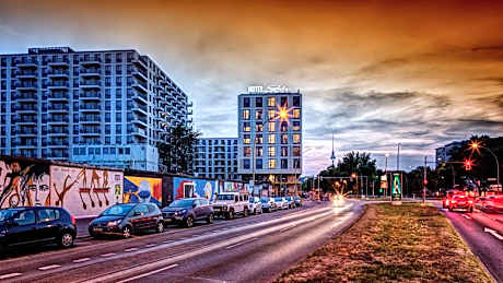Schulz Hotel Berlin Wall at the East Side Gallery