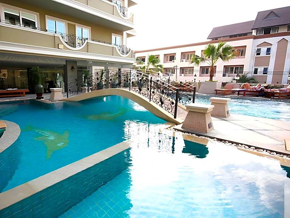 Lk Royal Suite Hotel