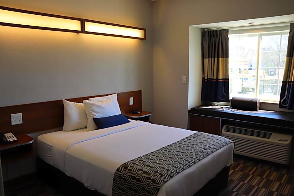 Microtel Inn & Suites by Wyndham Columbus/Near Fort Benning