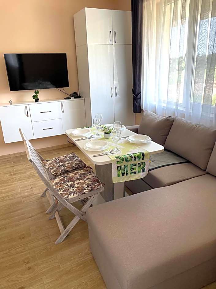 Palms Studio in Sozopol, with free parking