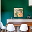 M7 Contemporary Apartments - My Extra Home