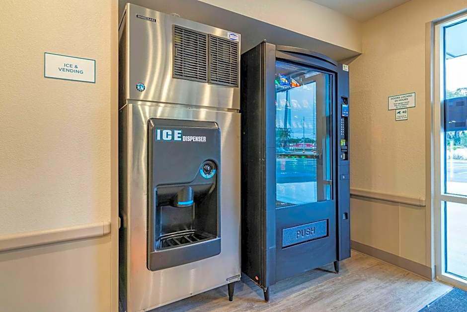 WoodSpring Suites Brunswick