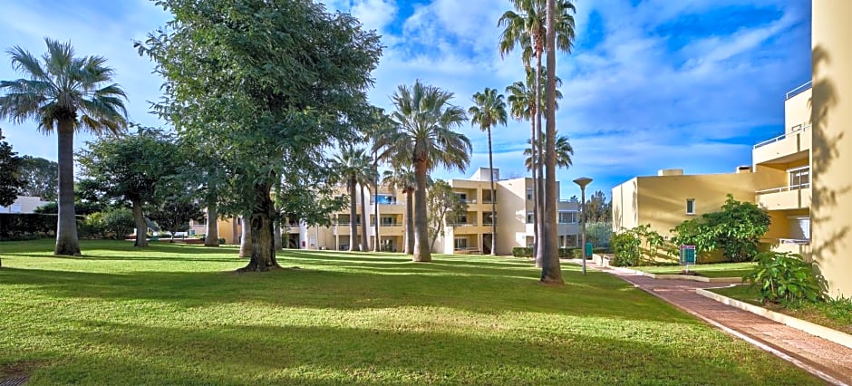 Parque Mourabel, Oasis Village & Pe do Lago