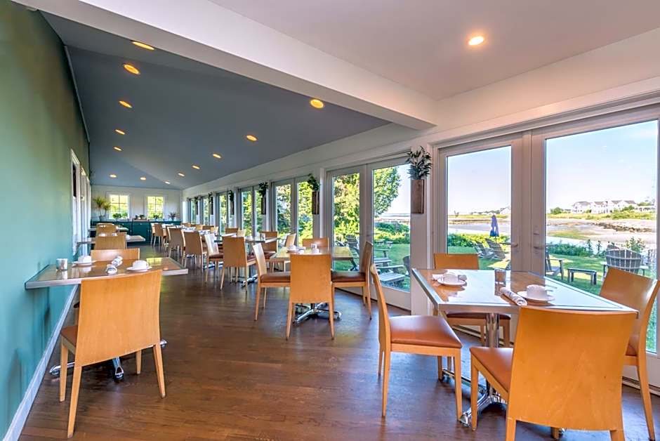 The Breakwater Inn & Spa