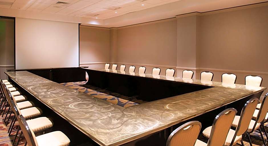 Embassy Suites by Hilton Portland Tigard