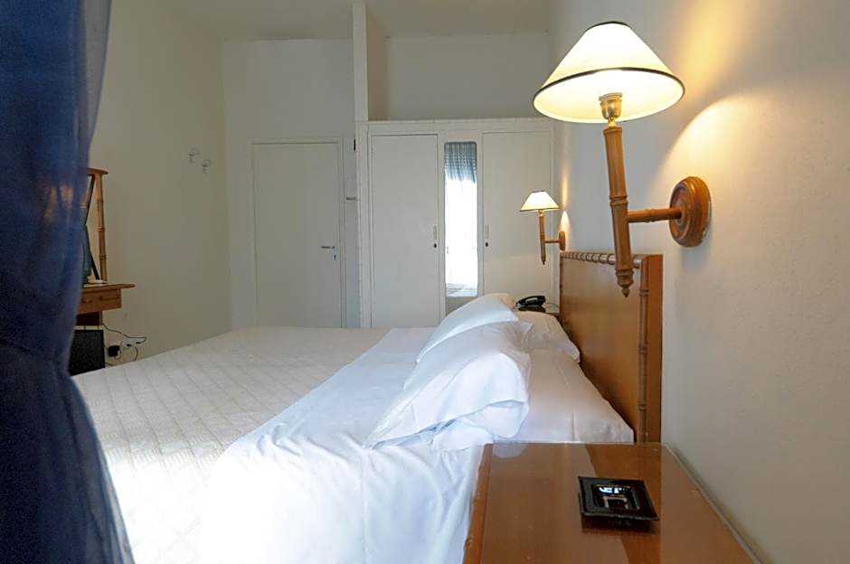 HOTEL TRIONFAL - Fronte Mare - Vicinissimi al Centro