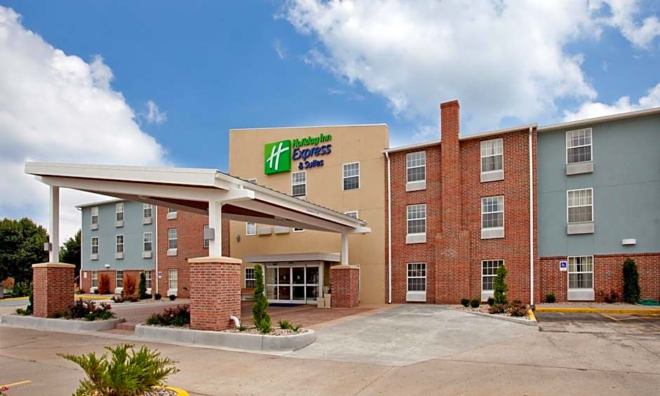 Holiday Inn Express Hotel & Suites North Kansas City By IHG
