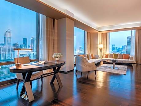 Two-Bedroom Suite with Piano Club Privilege