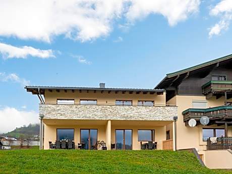 Apartment in Piesendorf near Ski Slopes