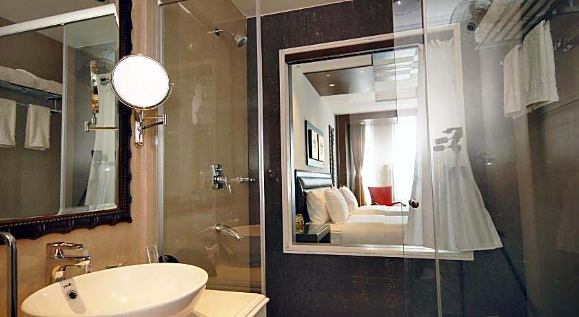 Mayfair Convention Hotel