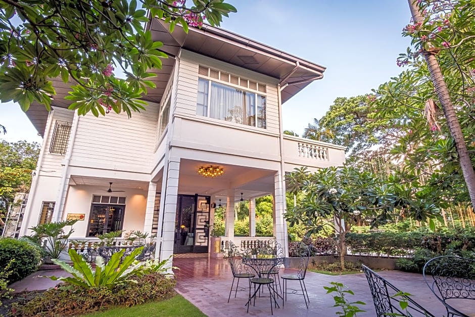 The Henry Hotel Manila