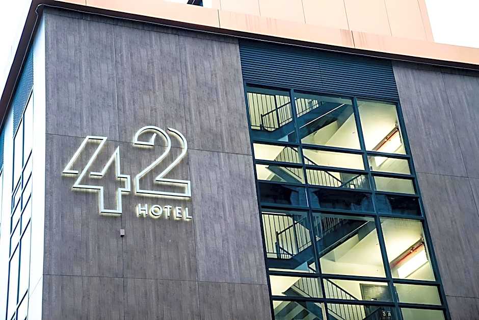 Hotel 42