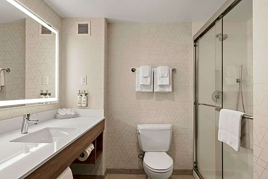 Holiday Inn Express Hotel & Suites Lincoln-Roseville Area By IHG
