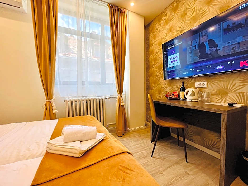 Side One Design Hotel Garni