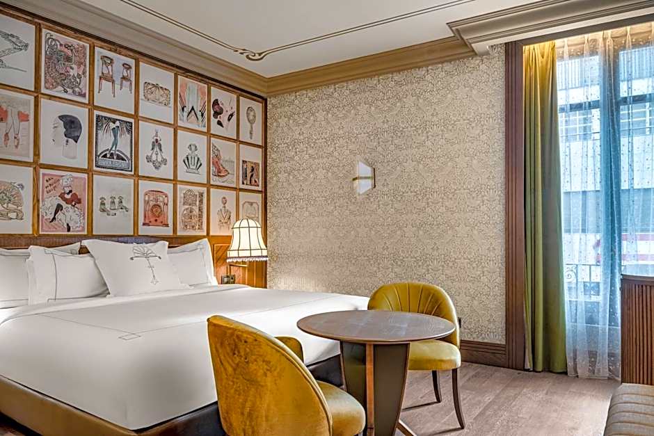 Palacio Santa Clara, Autograph Collection