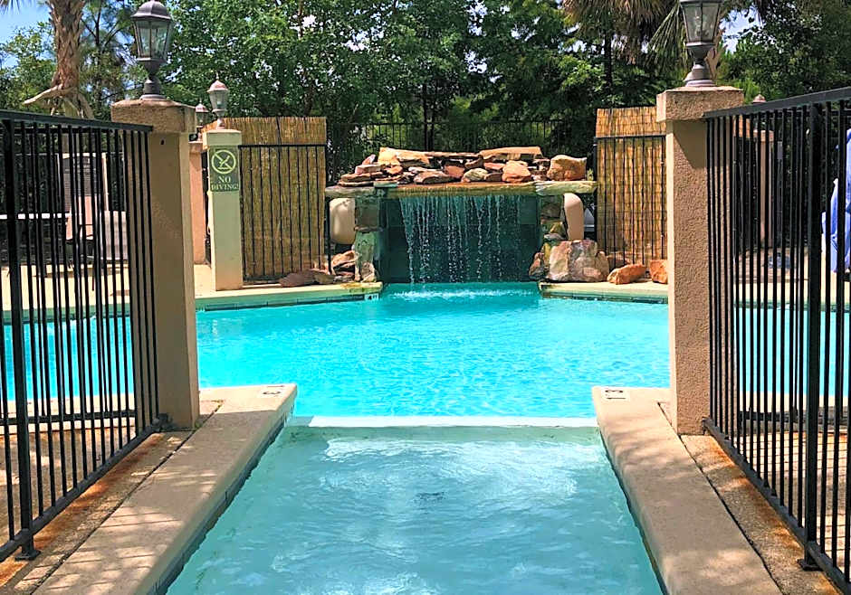 WeStay Suites - Covington/Mandeville