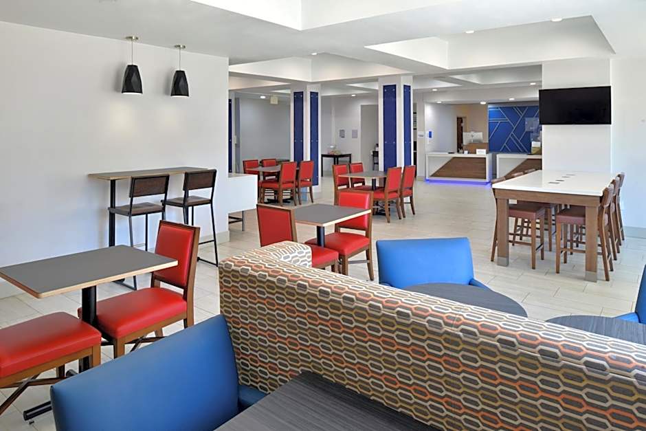 Holiday Inn Express Hotel & Suites Carthage By IHG