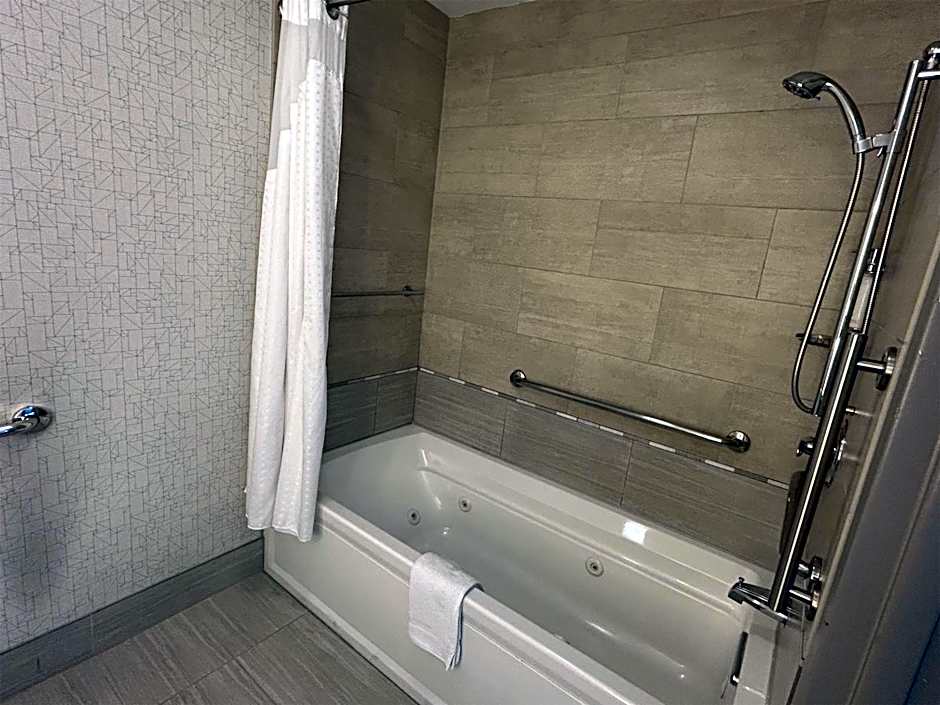 Best Western Roslyn-Long Island Hotel