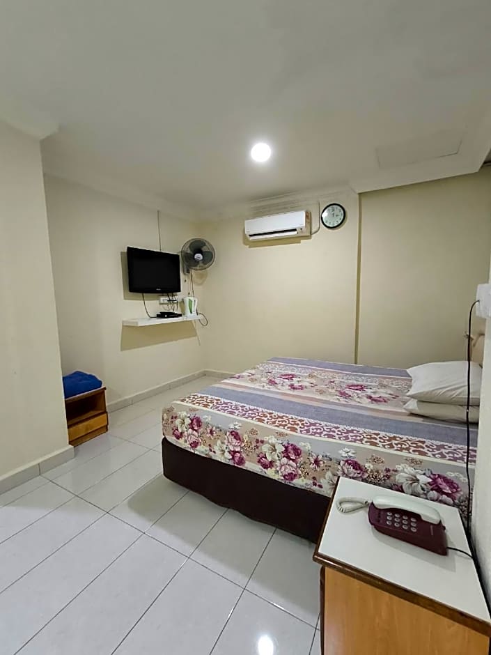 OYO 90895 Hotel Ikia