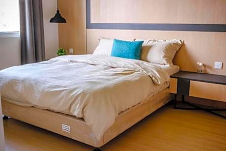 Two-Bedroom Deluxe Apartment with Balcony