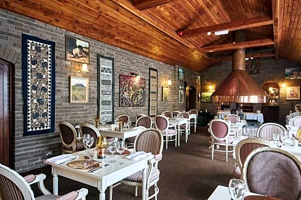 Cedar Lodge Hotel & Restaurant