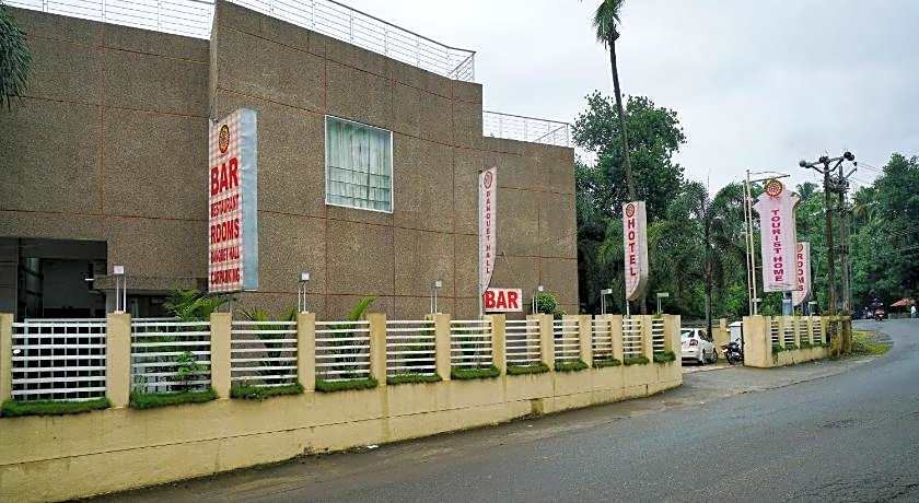 Super Townhouse Mookkannoor Tourist Home