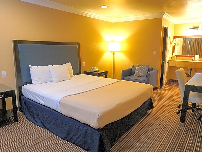 Hollywood Inn Express South