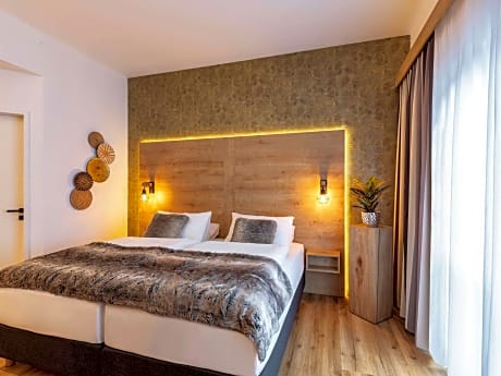 Privilege PLUS room in new design with 1 king size bed 180x200