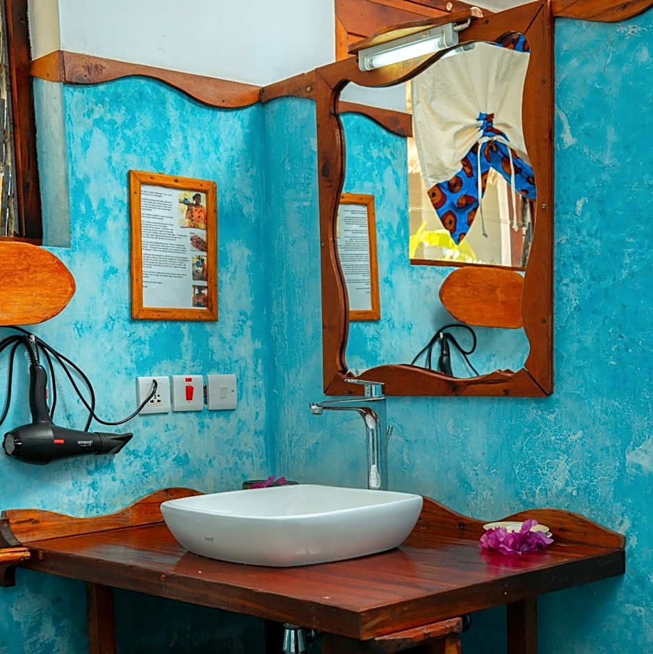 Basecamp Mafía Island